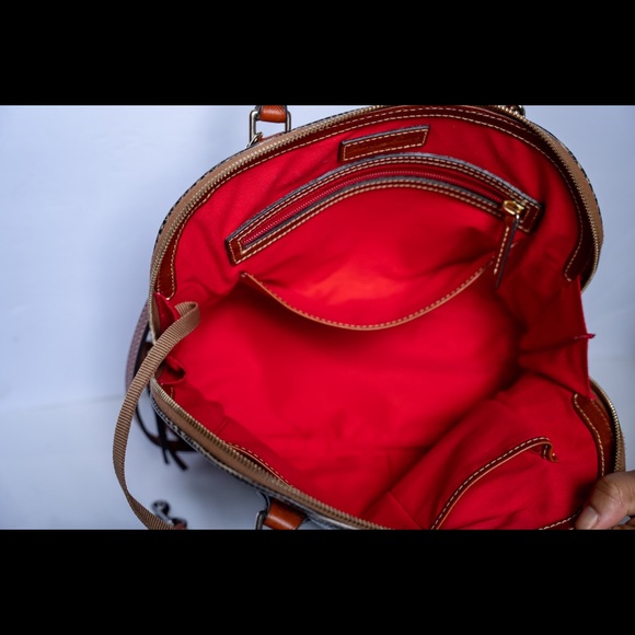 Dooney and Bourke handbag with wallet and dust bag - Picture 2 of 11